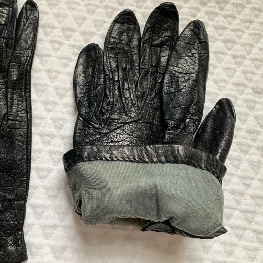 Vintage Black Wrist Length Leather Gloves Size 6.5 Grandoe Silk Lined